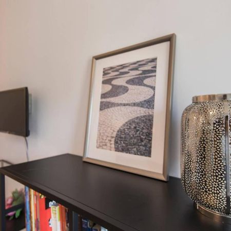 Comfortable Apartment In Campo Pequeno Lisbon Exterior photo