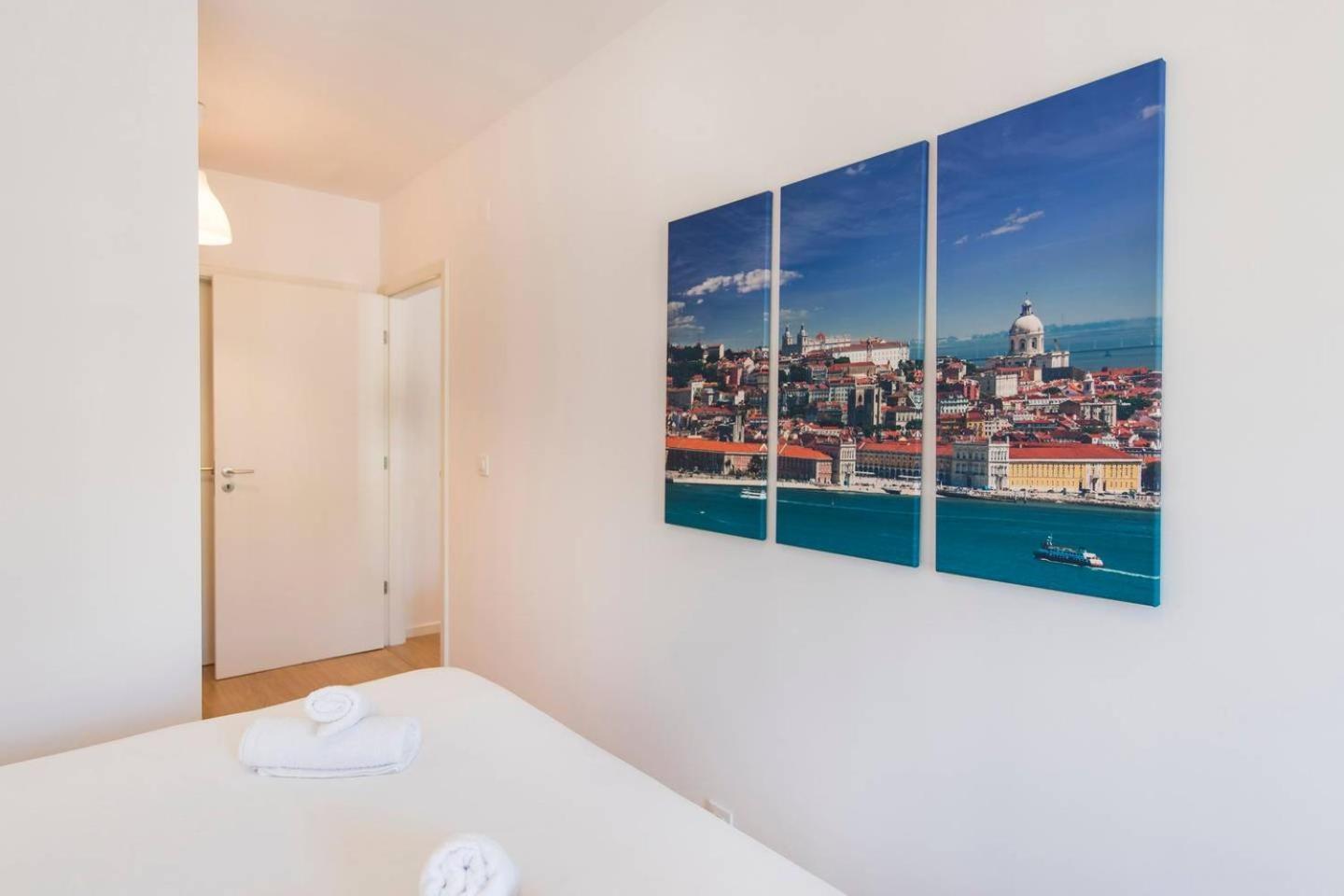 Comfortable Apartment In Campo Pequeno Lisbon Exterior photo