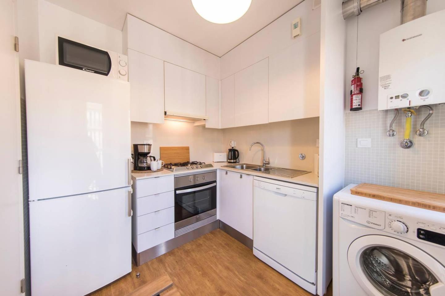 Comfortable Apartment In Campo Pequeno Lisbon Exterior photo